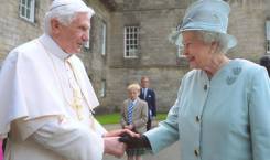 pope and queen secret handshake